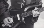 Prince-plays-guitar-1993.jpg